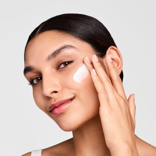 Estée Lauder DayWear Anti-Oxidant 72H-Hydration Sorbet Cream Moisturizer SPF 15 - 1.7 Ounce - Image 2