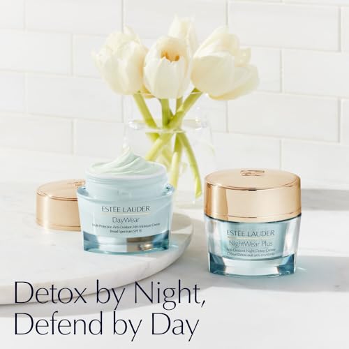 Estée Lauder DayWear Multi-Protection Moisturizer SPF 15 - Image 4