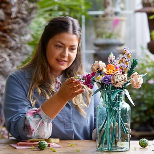 LEGO Icons Flower Bouquet Building Set - 10280 - Image 9